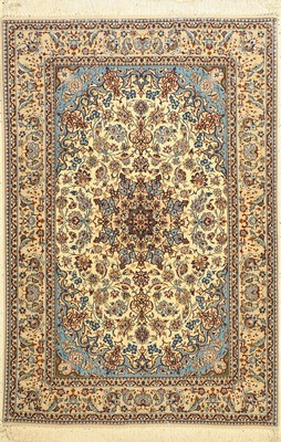 Esfahan fein, Persien, ca. 50 Jahre, Korkwolle mit und auf Seide, ca. 164 x 114 cm,EHZ: 2
