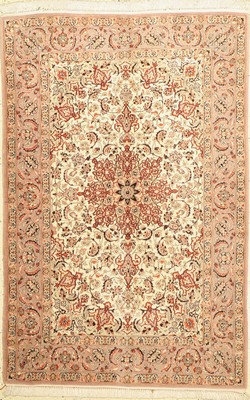 Esfahan fein, Persien, ca. 50 Jahre, Korkwolle mit und auf Seide, ca. 160 x 110 cm,EHZ: 2