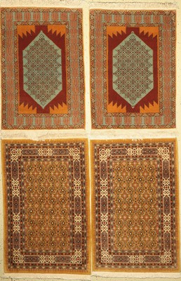 4 Lots Albanischer Teppiche, ca. 40 Jahre, Wolle auf Baumwolle, ca. 125 x 85 cm, EHZ: 2