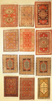 12 Lots Albanischer Teppiche, ca. 40 Jahre,Wolle auf Baumwolle, ca. 90 x 60 cm, EHZ: 2