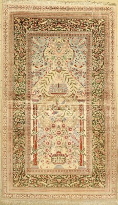 Hereke Seide, China, ca. 40 Jahre, reine Naturseide, ca. 155 x 90 cm, EHZ: 2