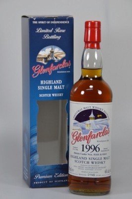 1 Flasche Glenfarclas Higland Single Malt Scotch Whisky, Sherry Cask, Christmas single Malt, Distilled 24.12.1996, bottled Sept.2010, 46% Vol., ...
