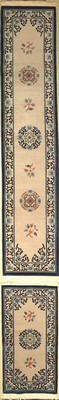 2 Lots Peking, China, ca. 50 Jahre, Wolle auf Baumwolle, ca. 333 x 70 cm, ca. 140 x 70 cm, EHZ: 2