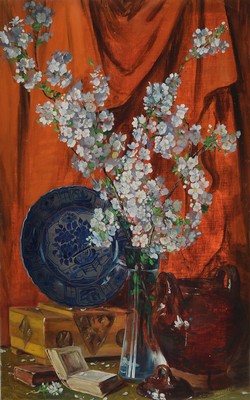 Frederick van Oosteveen, 1885 Amsterdam - 1979 Brennebroek, niederländischer Künstler, Stillleben mit blühenden Kirschzweigen, Delfter Teller mit ...