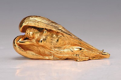 Ernst Fuchs, 1930-2015, Schutzengel, goldfarbener Metallguss, sign., num. 422, L. 10 cm