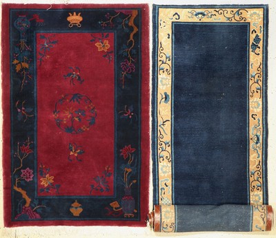 2 lots Chinesische Teppiche, um 1920, Wolleauf Baumwolle, ca. 350 x 77cm(EHZ 3-4) & ca. 147 x 97cm (EHZ 2)