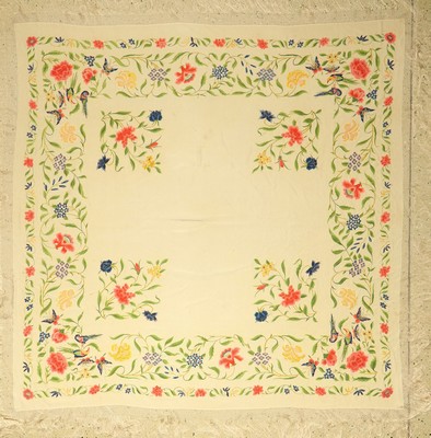 Seidenstickerei, China, ca. 60 Jahre, Seide, ca. 160 x 160 cm, EHZ: 2, (kleine Flecken)