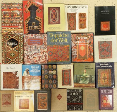 Konvolut 23 Teppich Fachbücher, aus Sammlungsauflösung