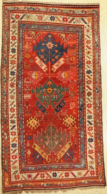 Kazak alt, Kaukasus, um 1930, Wolle auf Wolle, ca. 220 x 125 cm, EHZ: 2-3