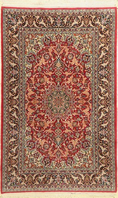 Esfahan fein, Persien, ca. 50 Jahre, Korkwolle mit und auf Seide, ca. 170 x 108 cm,ca. 1,0 Mio. Kn/qm, EHZ: 2