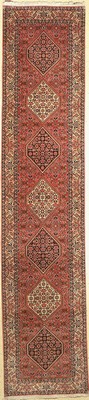 Bidjar, Persien, ca. 50 Jahre, Wolle auf Baumwolle, ca. 395 x 85 cm, EHZ: 2