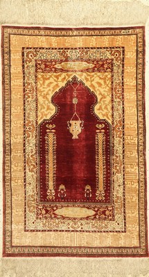 Hereke alt, Türkei, ca. 60 Jahre, reine Naturseide (Metallbroschiert), ca. 130 x 82 cm, EHZ: 2