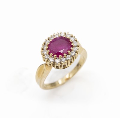 18 kt Gold Rubin-Brillant-Ring, GG 750/000,ovalfacett. Rubin ca. 2.0 ct, 16 Brillanten zus. ca. 0.50 ct feines Weiß-Weiß/lp-si, RW 54, total ca. ...