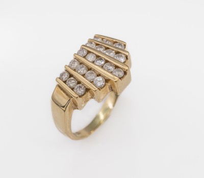 10 kt Gold Brillant-Ring, GG 417/000, 19 Brillanten zus. ca. 1.0 ct l.get.Weiß/p, RW 58, total ca. 5.7 g