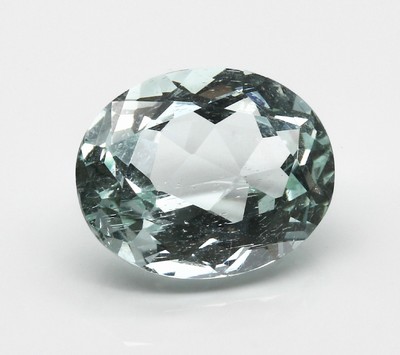 Loser Aquamarin ca. 10.10 ct, ovalfacett.