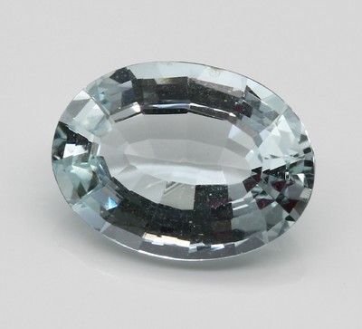 Loser Aquamarin ca. 13.15 ct, ovalfacett.