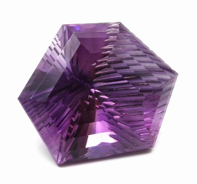 Loser Amethyst ca. 78,00 ct , Idar- Obersteiner Schleifarbeit, hexagonaler Fantasieschliff
