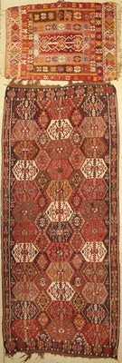 2 Anatol Kelim, Türkei, um 1960, Wolle auf Wolle, ca. 345 x 152 cm, EHZ: kleines Loch & Leicht verfärbt, ca. 147 x 105 cm, EHZ: 2
