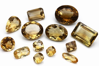 Lot lose Citrine zus. ca. 625,00 ct, diverse Schliffformen: oval, Emerald, Karree etc., Idar-Obersteiner Schleifarbeit