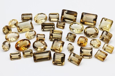 Lot lose Citrine zus. ca. 617 ct, diverse Schliffformen: u.a. oval, Emerald Cut, Karree, Idar-Obersteiner Schleifarbeit