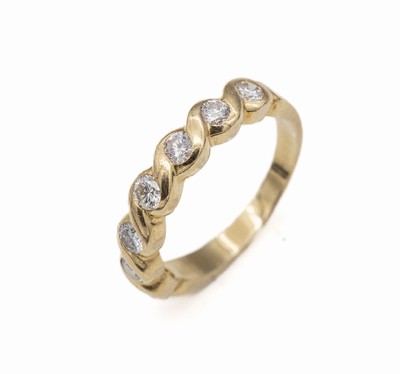 18 kt Gold Brillant-Ring, GG 750/000, gepr., 7 Brillanten zus. ca. 0.35 ct Weiß/si, RW 51,5, ca. 3.6 g