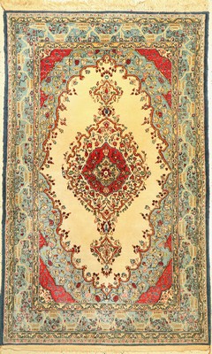 Ghom alt, Persien, um 1960, Wolle mit Seideauf Baumwolle, ca. 220 x 140 cm, EHZ: 2