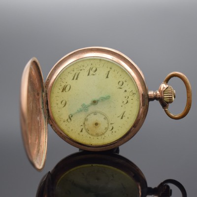 Savonette in RG 333/000, Schweiz um 1900, 2-Deckel Goldgeh., Sprungdeckel m. Monogramm, Rückdeckel lose (Scharnier def.), Zifferbl. m. arab. Zahlen, ...