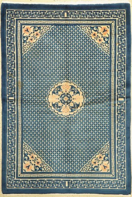 Peking alt, China, um 1960, Wolle auf Baumwolle, ca. 194 x 133 cm, EHZ: 2-3(Flecken)