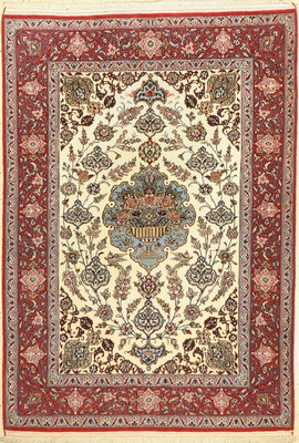 Esfahan fein, Persien, ca. 50 Jahre, Korkwolle mit und auf Seide, ca. 160 x 112 cm,ca. 1,0 Mio. Kn/qm, EHZ: 2, (minimale Florfehlstellen)