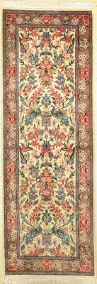 Lahor fein, Pakistan, ca. 40 Jahre, Wolle auf Baumwolle, ca. 229 x 80 cm, EHZ: 2
