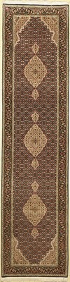 Täbriz, Indien, ca. 40 Jahre, Wolle mit Seide, ca. 341 x 85 cm, EHZ: 2