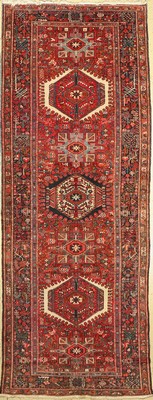 Garadjeh alt, Persien, um 1960, Wolle auf Baumwolle, ca. 290 x 145 cm, EHZ: 2-3(Restauriert)