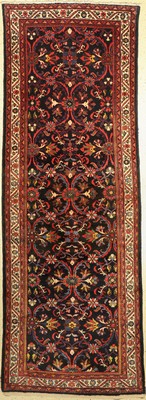Sarogh Mahal, Persien, um 1940, Wolle auf Baumwolle, ca. 347 x 124 cm, EHZ: 2