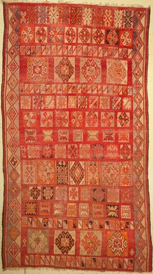 Berberteppich, Marokko (Atlas), um 1920, Wolle auf Wolle, ca. 340 x 184 cm, verkürzt, EHZ: 4
