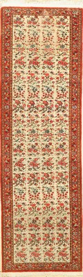 Ghom Seide fein, Persien, ca. 50 Jahre, reine Naturseide, ca. 183 x 58 cm, EHZ: 2 (verschmutzt)