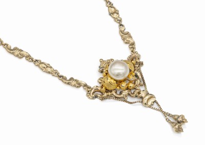 Schaumgold-Collier, Biedermeier, um 1850/60, zeittyp. abstr.-florale Darstellung, (Kunst-) Perle sek., Verlängerung Double, Abhängung bewegl., kl. ...