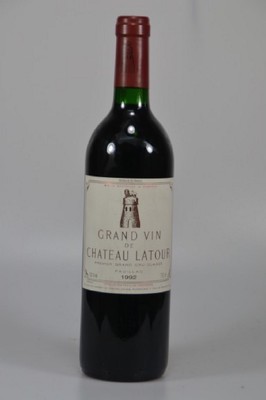 1 Flasche 1992 Chateau Latour, Grand Vin, premier grand Cru Classé, Paulliac, 75l, 12.5%vol., orig verkorkt und unverkostet, high fill, 88 ...