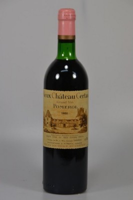 1 Flasche, 1982 Vieux Chateau Certan, Pomerol, 750ml, Upper Mid Shoulder, unverkostet, 98 Parker-Punkte