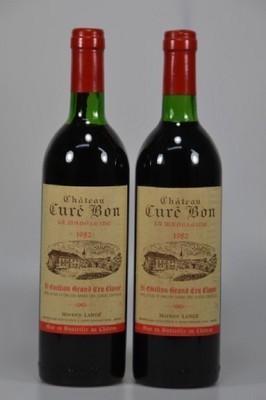 2 Flaschen, 1982 Chateau Cure Bon la Madeleine, Saint-Emilion Grand Cru, Maurice Lande, Mid Shoulder und mehr, unverkostet