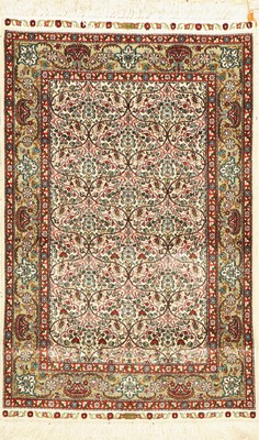 Hereke Seide fein, China, ca. 40 Jahre, reine Naturseide, ca. 92 x 62 cm, ca. 1,0 Mio.Kn/qm, EHZ: 2