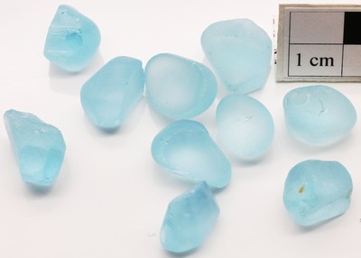 Lot lose Blautopase zus. ca. 960 ct (beh.), Rohsteine, versch. Größen