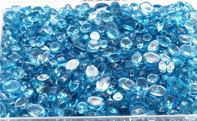 Lot lose Blautopase zus. ca. 1010 ct, (beh.), Cabochons in versch. Größen und Formen, Idar-Obersteiner Schleifarbeit