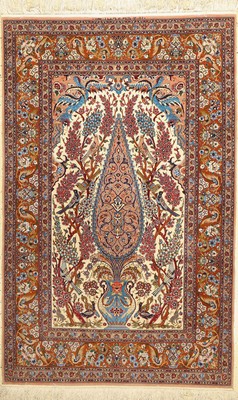 Esfahan fein, signiert, Persien, um 1960, Korkwolle mit und auf Seide, ca. 175 x 110 cm,ca. 1,0 Mio. Kn/qm, Mottenfraß, EHZ: 2