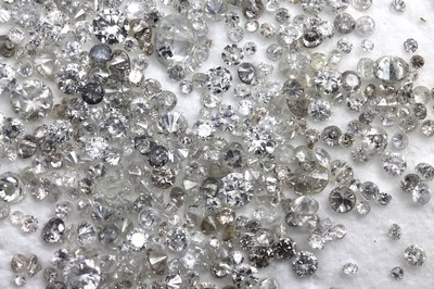 Lot lose Diamanten zus. ca. 9.60 ct, versch. Farben und Reinheiten, überwiegend Brillanten, Ausfassware