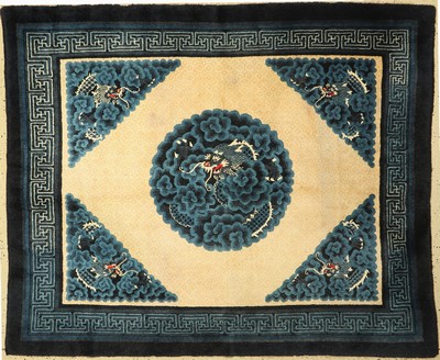 Pao Tow antik, (Drachen Motive), China, um 1910, Wolle auf Baumwolle, ca. 190 x 157 cm, EHZ:(Guter Zustand), leicht verschmutzt