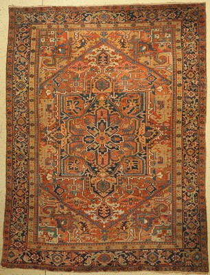 Antiker Heriz, Persien, um 1900, Wolle auf Baumwolle, ca. 330 x 256 cm, EHZ:(gleichmäßig dünn)