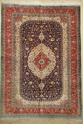 Seiden Kayseri alt, Türkei, um 1950, reine Naturseide, ca. 270 x 188 cm, leicht Fleckig, EHZ:(Guter Zustand)