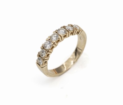 14 kt Gold Brillant-Ring, GG 585/000, 7 Brillanten zus. ca. 1.10 ct Weiß/vvs-vs, RW 57, ca. 5.1 g