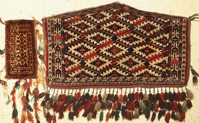 Konvolut aus Asmalyk und Pfeiltasche, Turkmenistan, 19.Jhd, Wolle auf Wolle, ca. 95 x 69 cm, ca. 47 x 26 cm, EHZ:(Alters-und Gebrauchsspuren)