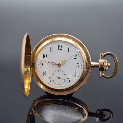 Savonette Herrentaschenuhr in RG 585/000, Schweiz um 1900, guill. 3-Deckel Goldgeh. dell., Emailzifferbl. m. arab. Zahlen riss., gold. Zeiger, verg. ...